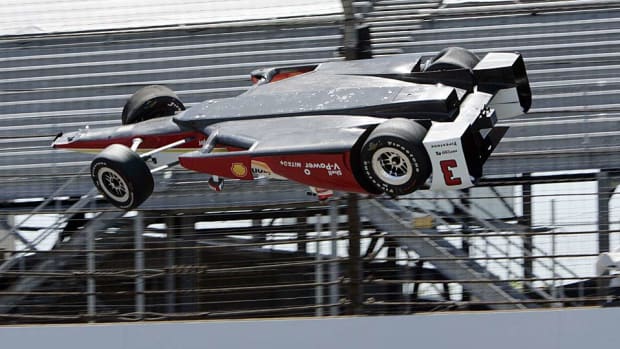 Helio-Castroneves-crash-2-Joe-Watts.jpg